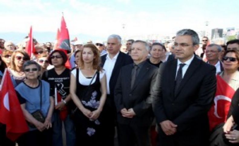 Karşıyaka CHP'den 19 Mayıs yürüyüşü